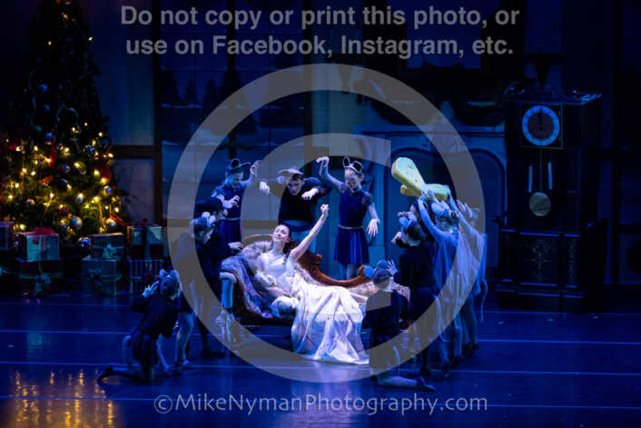 20251220183302-EQ7A0740