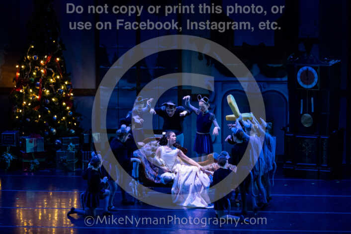 20251220183303-EQ7A0742