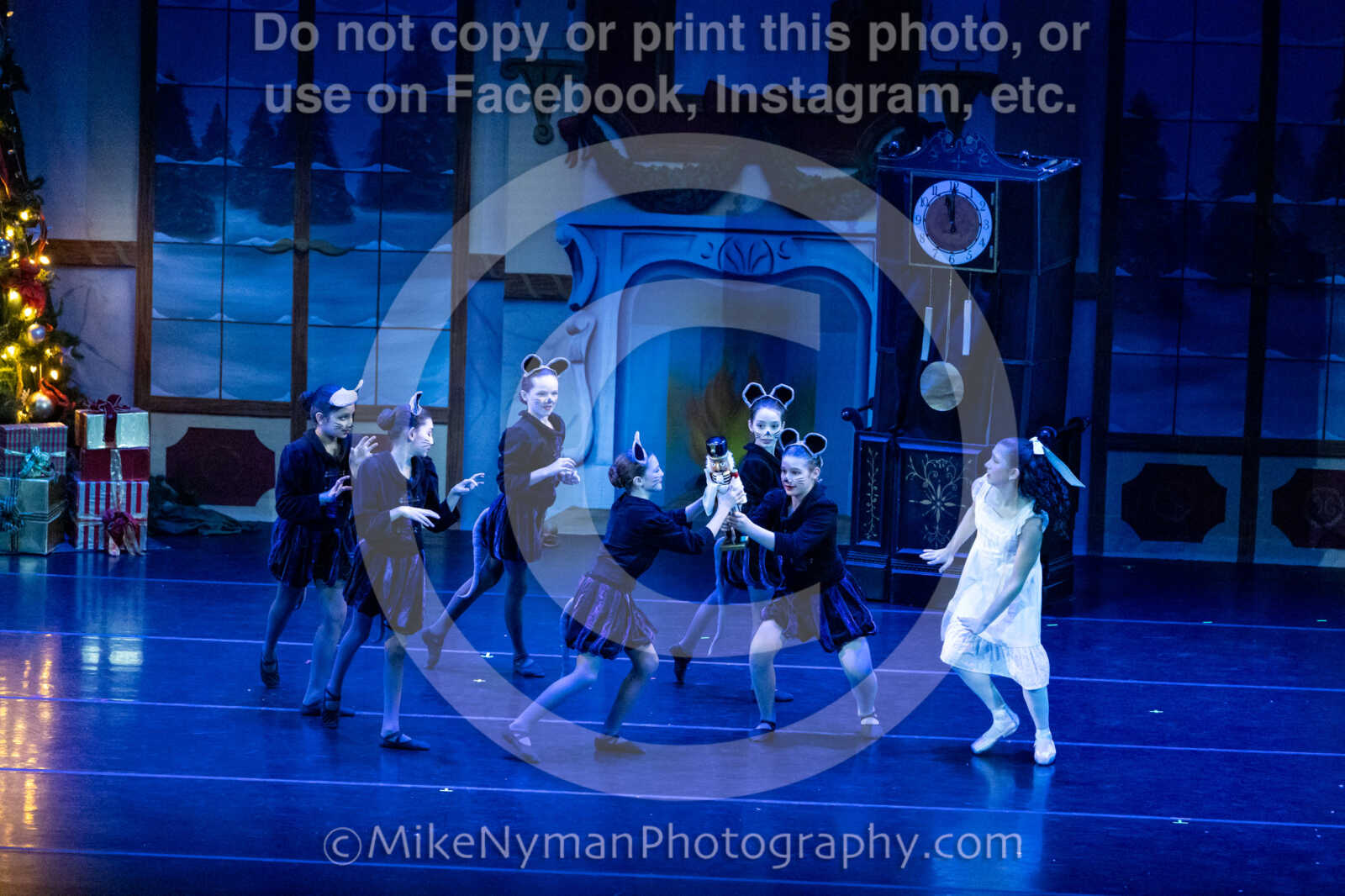 20251220183400-EQ7A0760