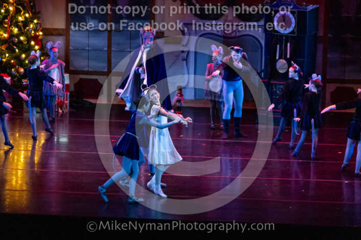 20251220183504-EQ7A0770