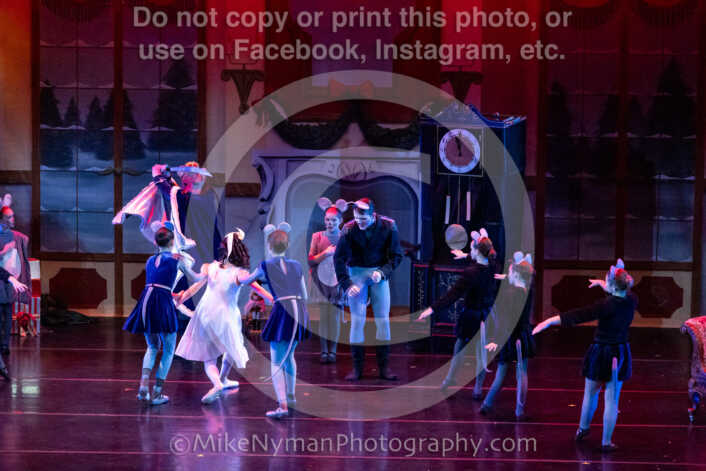 20251220183507-EQ7A0772