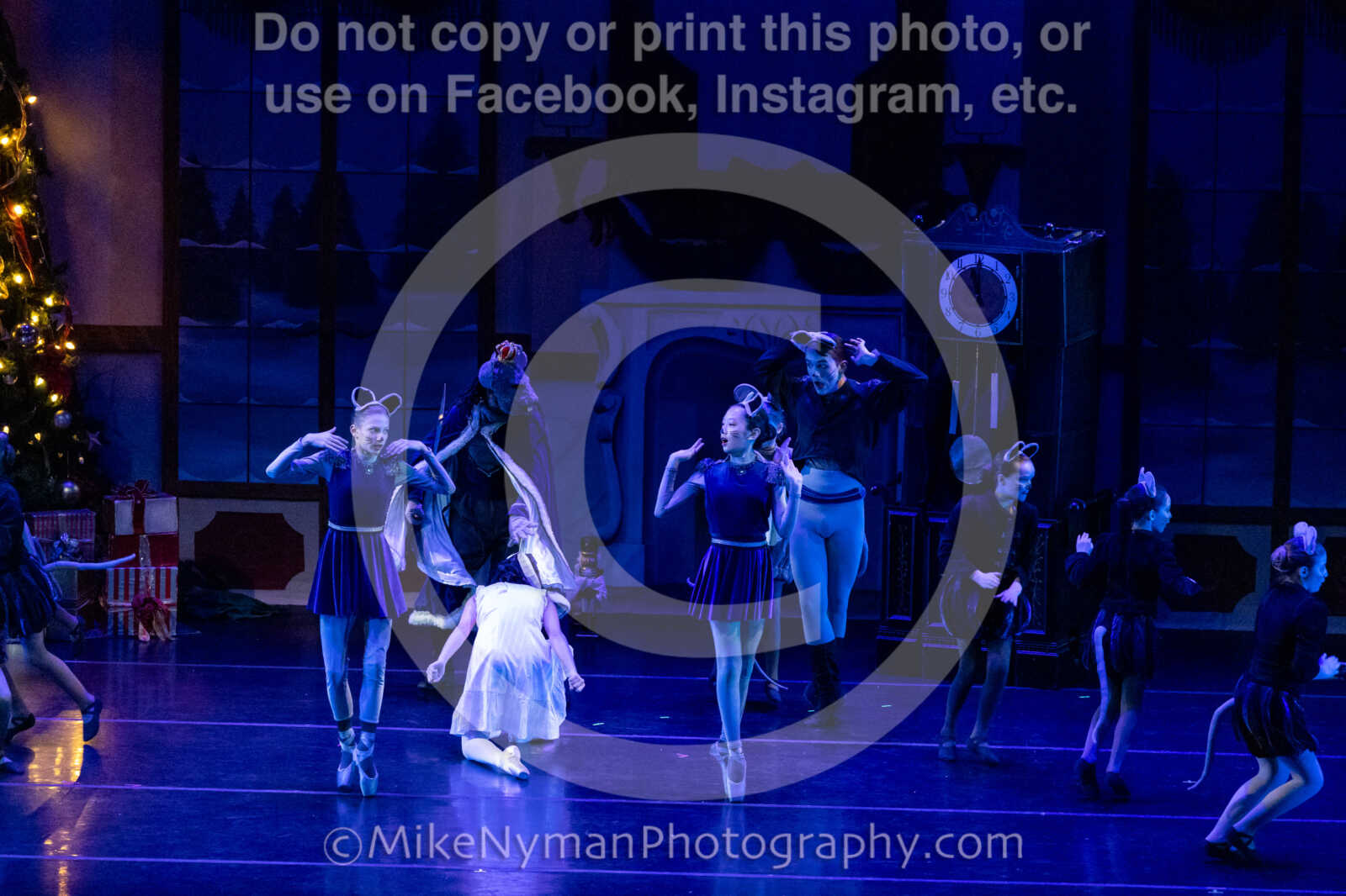 20251220183511-EQ7A0776