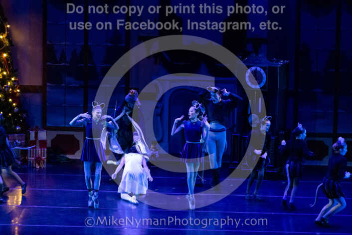 20251220183511-EQ7A0776