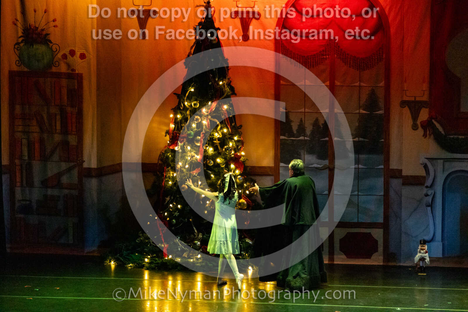 20251220183530-EQ7A0782