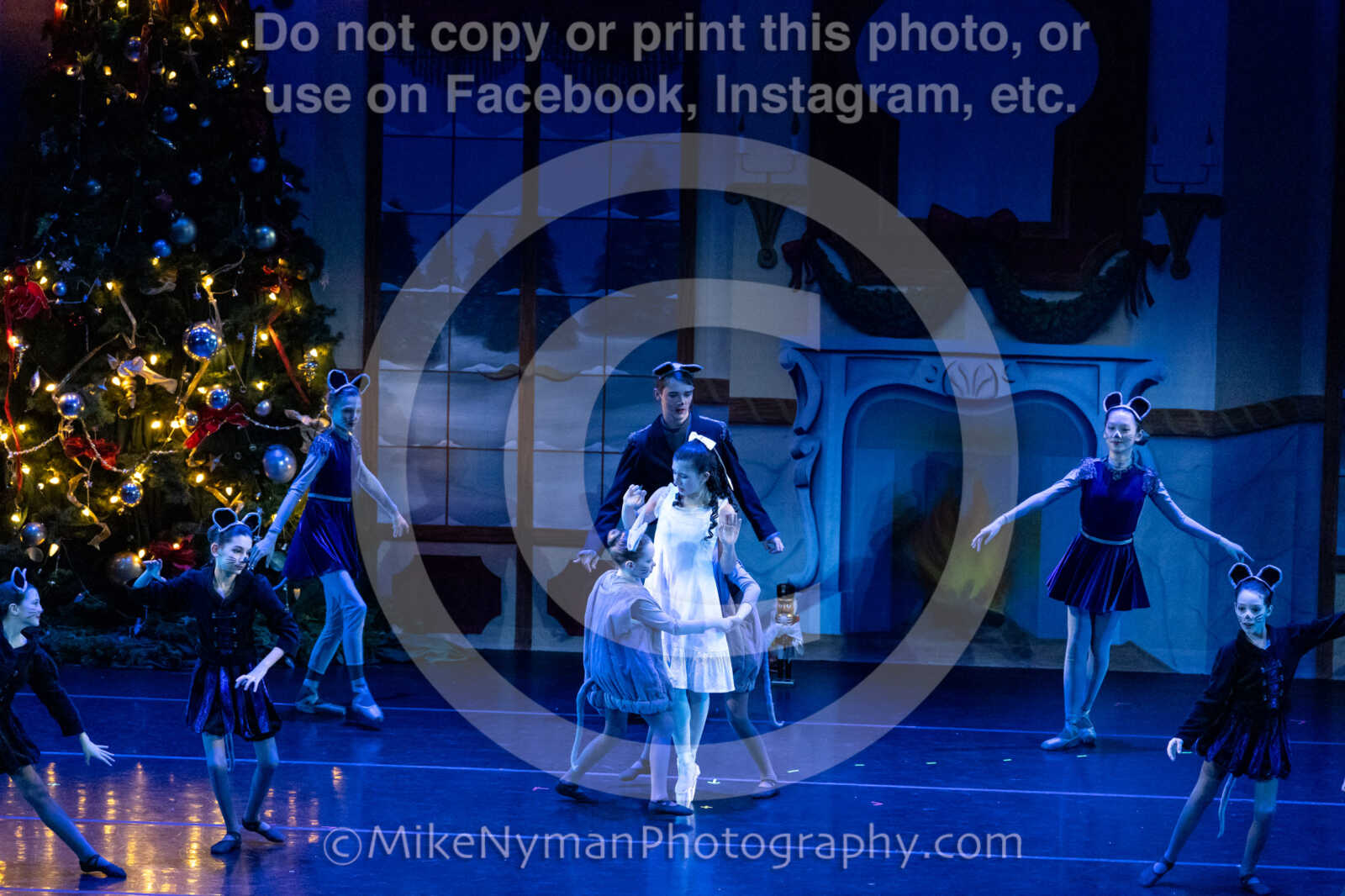 20251220183540-EQ7A0786