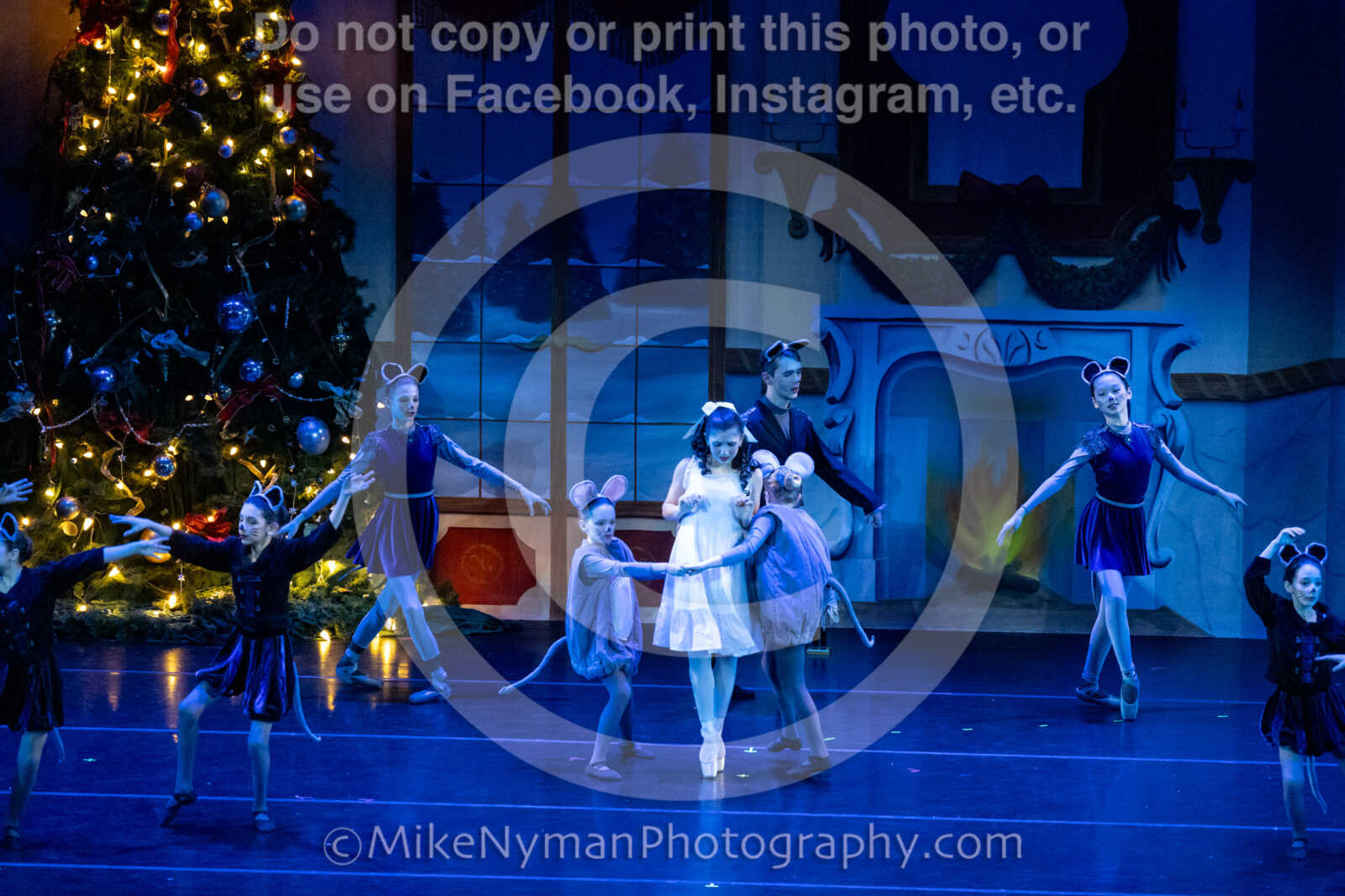 20251220183542-EQ7A0790