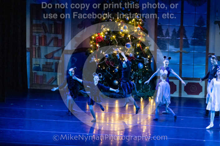 20251220183548-EQ7A0792