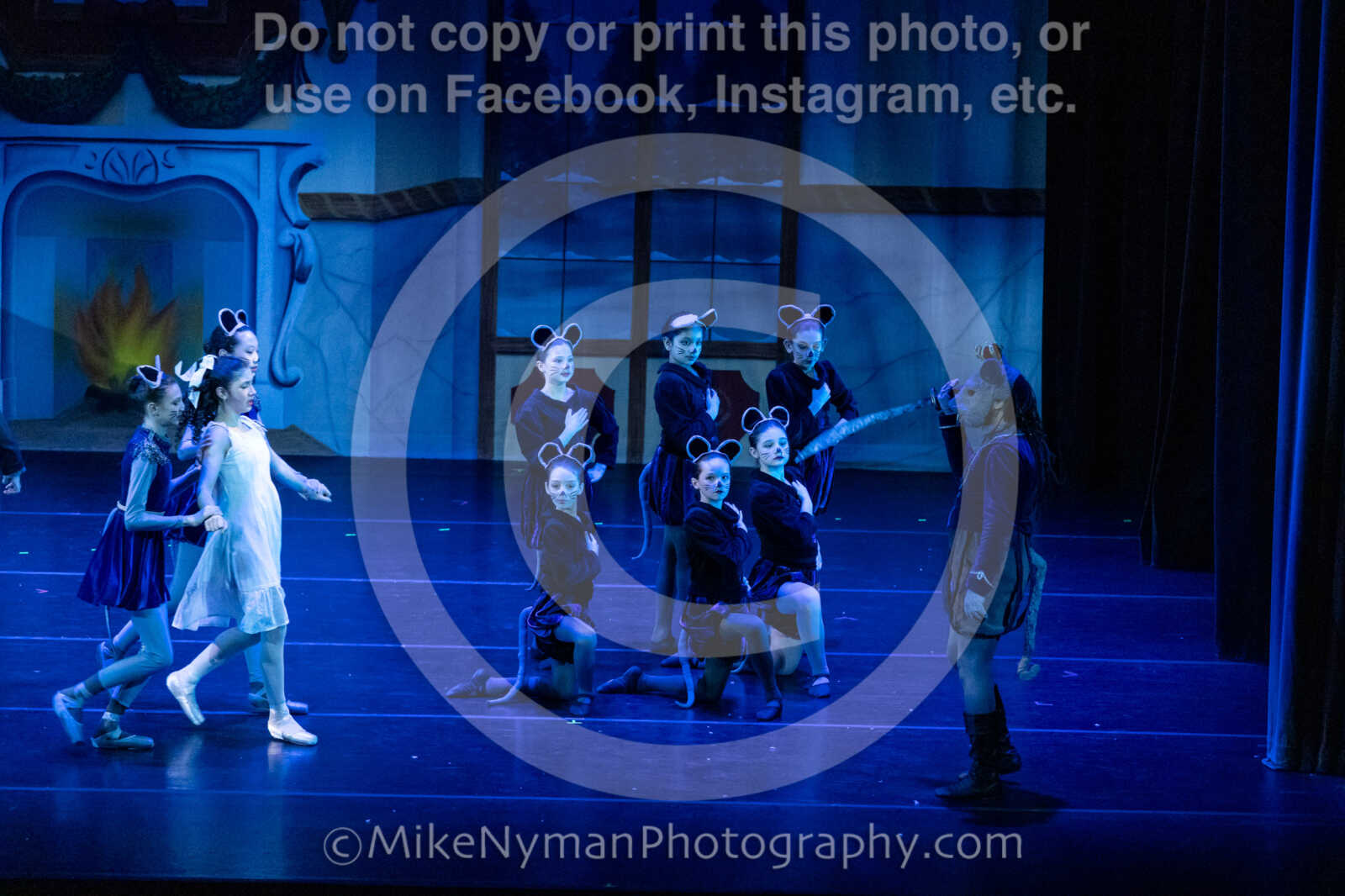 20251220183604-EQ7A0802