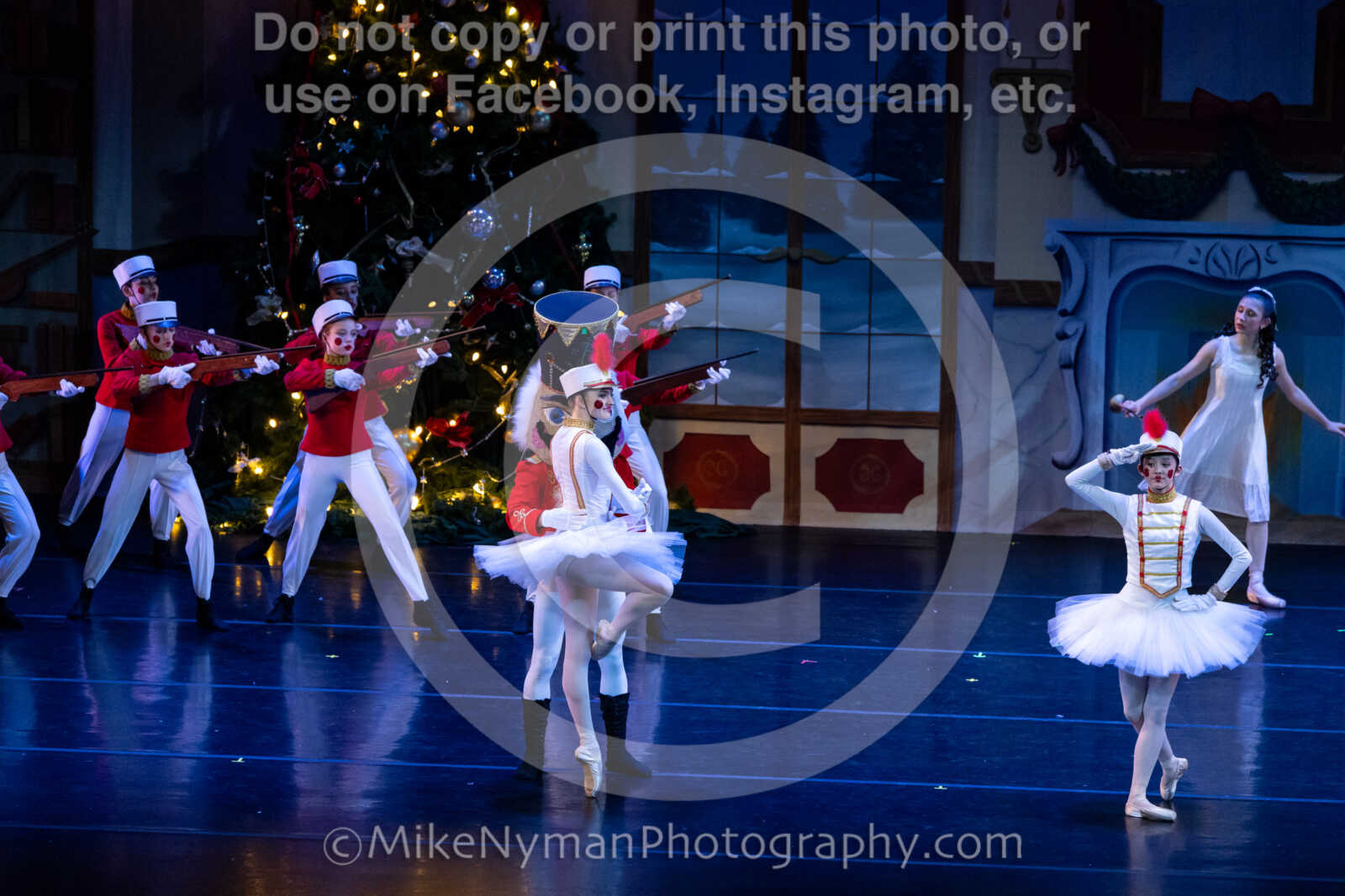 20251220183628-EQ7A0818