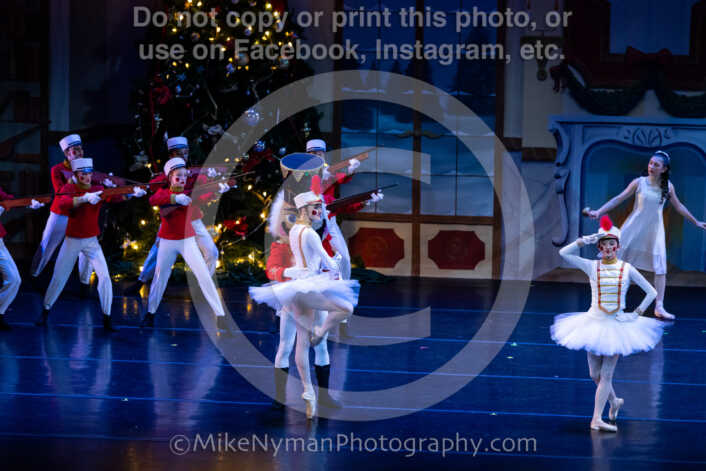 20251220183628-EQ7A0818