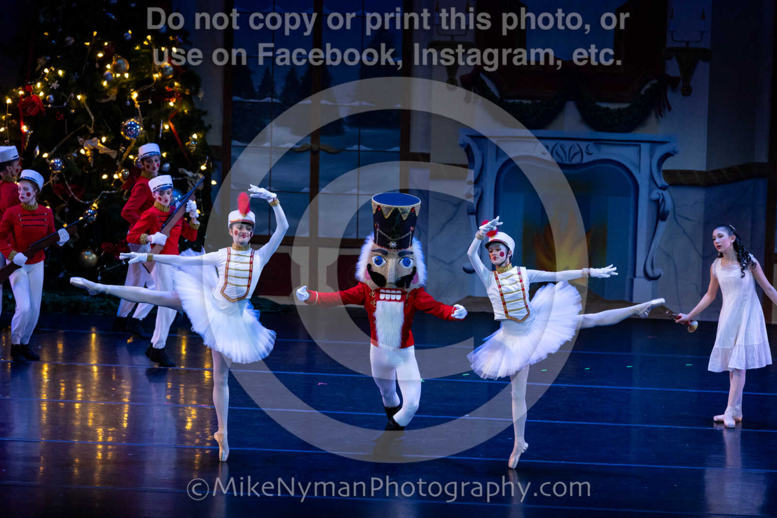 20251220183632-EQ7A0826