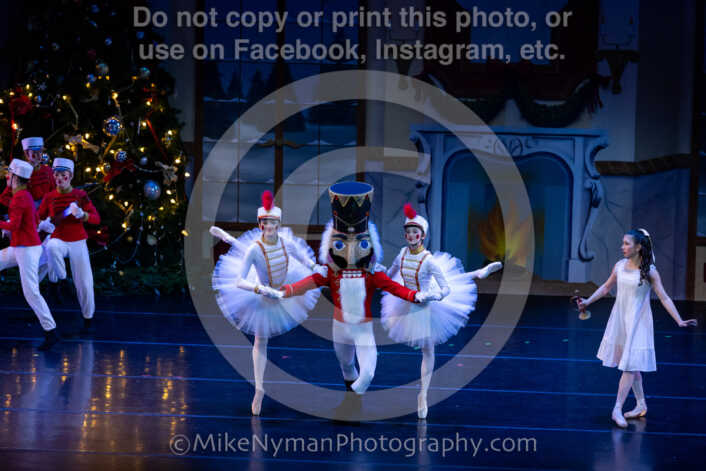 20251220183635-EQ7A0830