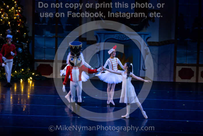 20251220183639-EQ7A0831