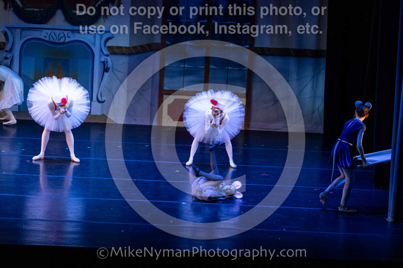 20251220183650-EQ7A0835