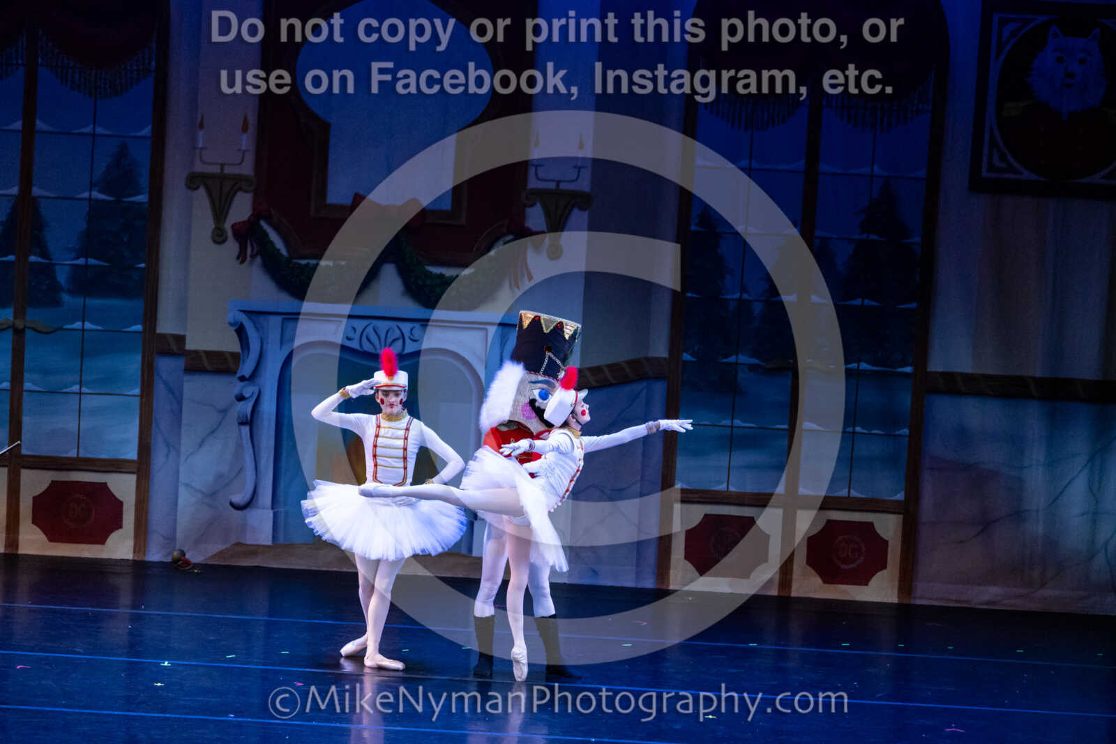 20251220183702-EQ7A0843