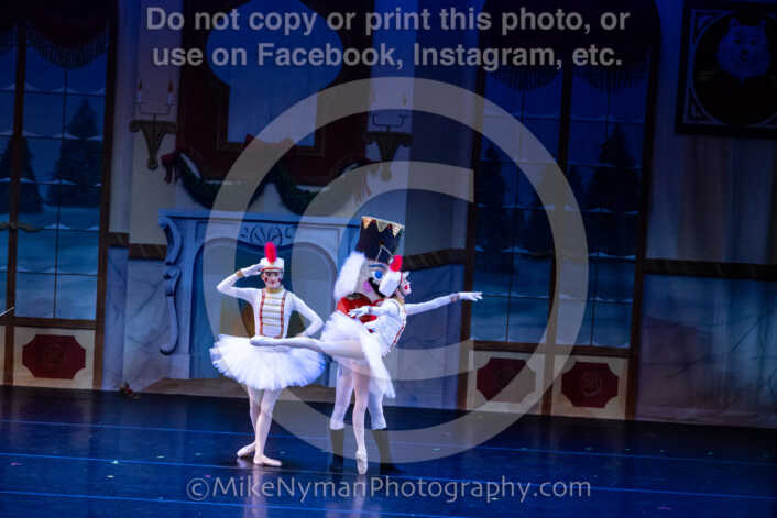 20251220183702-EQ7A0843