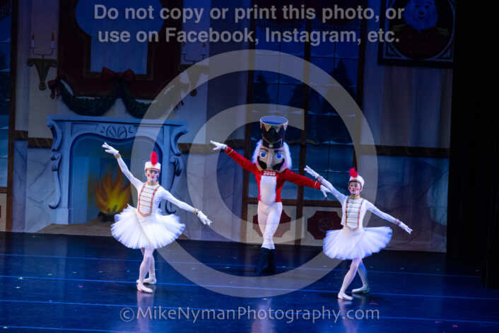 20251220183714-EQ7A0858