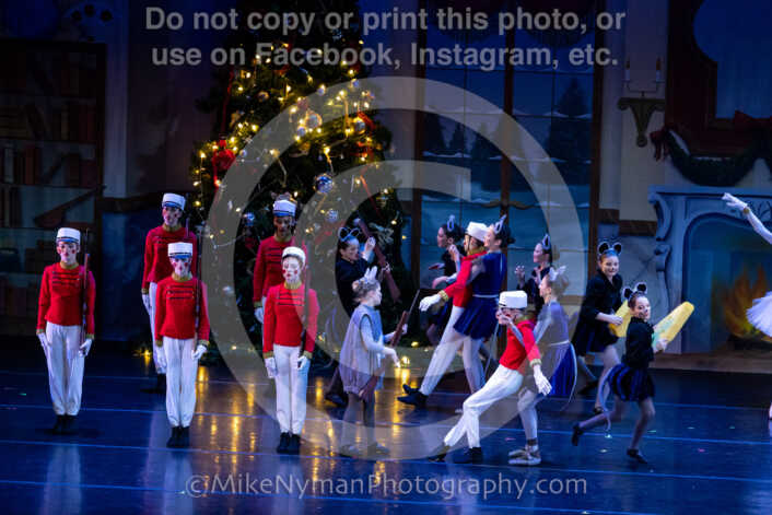 20251220183723-EQ7A0864