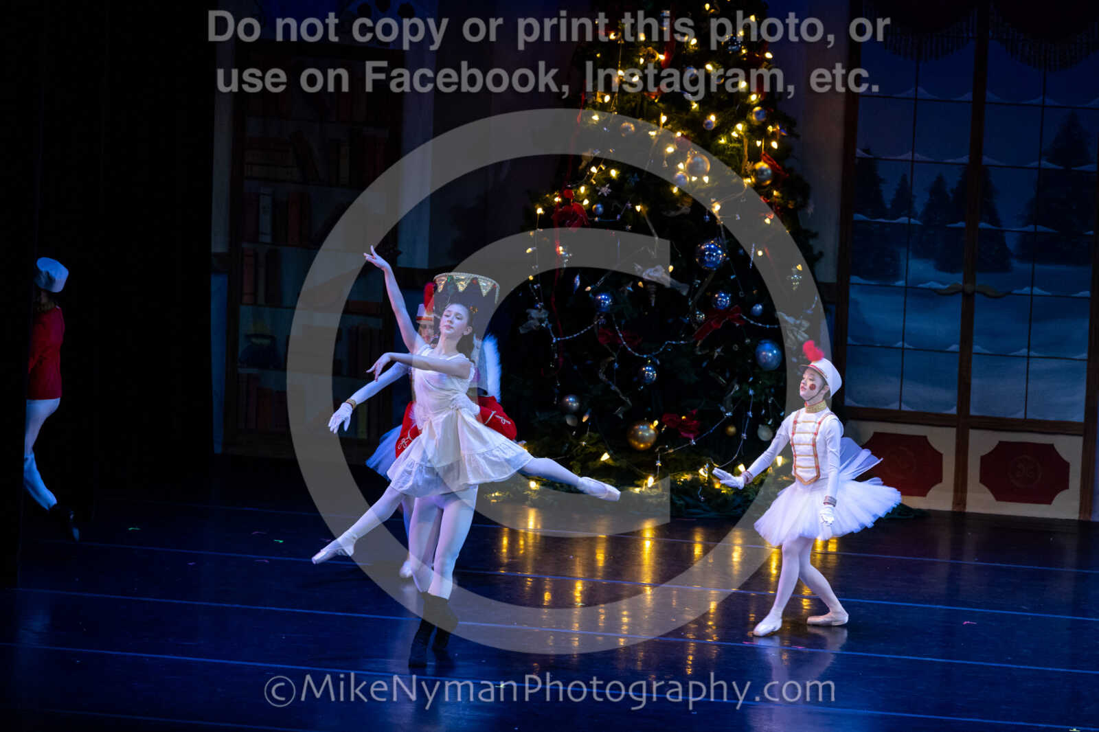 20251220183728-EQ7A0871