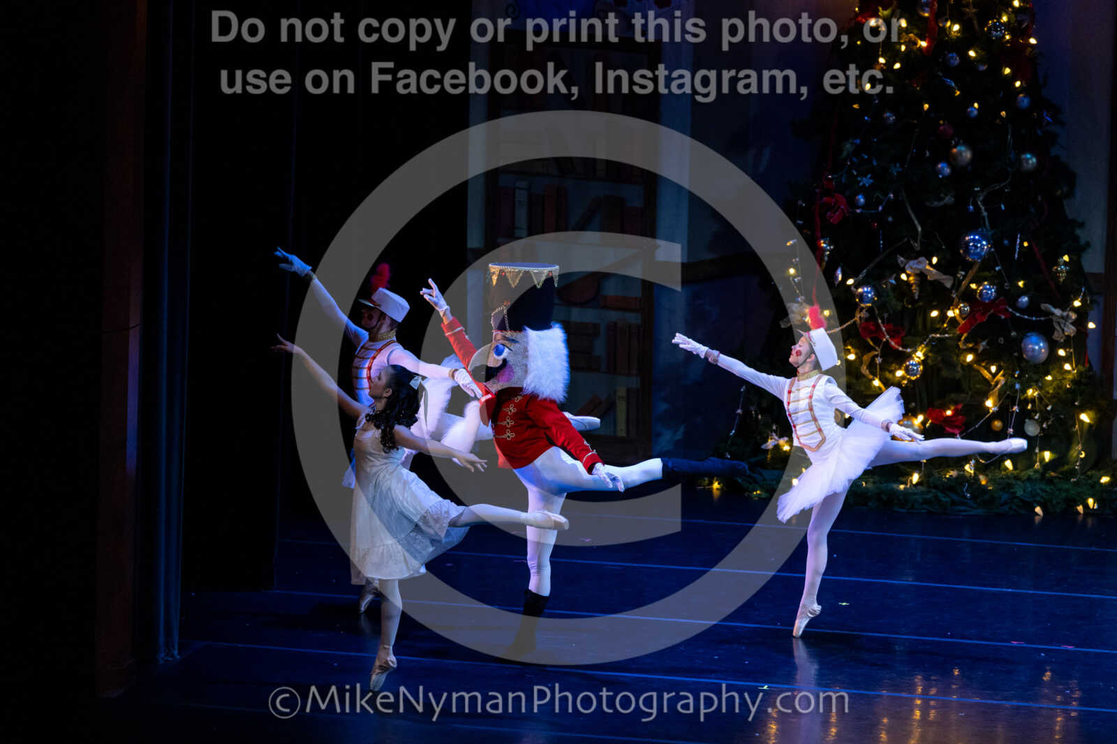 20251220183744-EQ7A0880