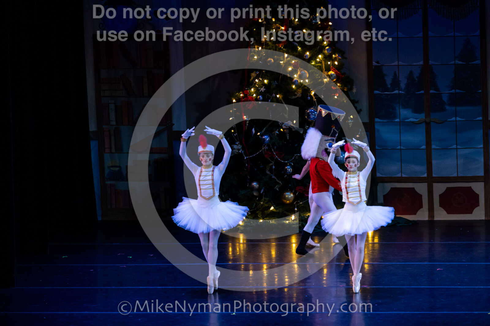 20251220183815-EQ7A0888