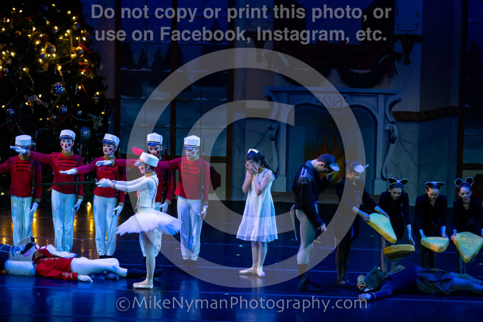 20251220183952-EQ7A0922