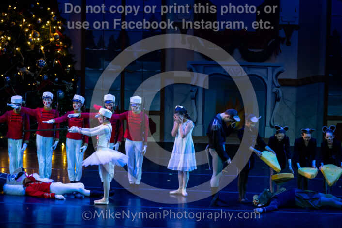 20251220183952-EQ7A0922