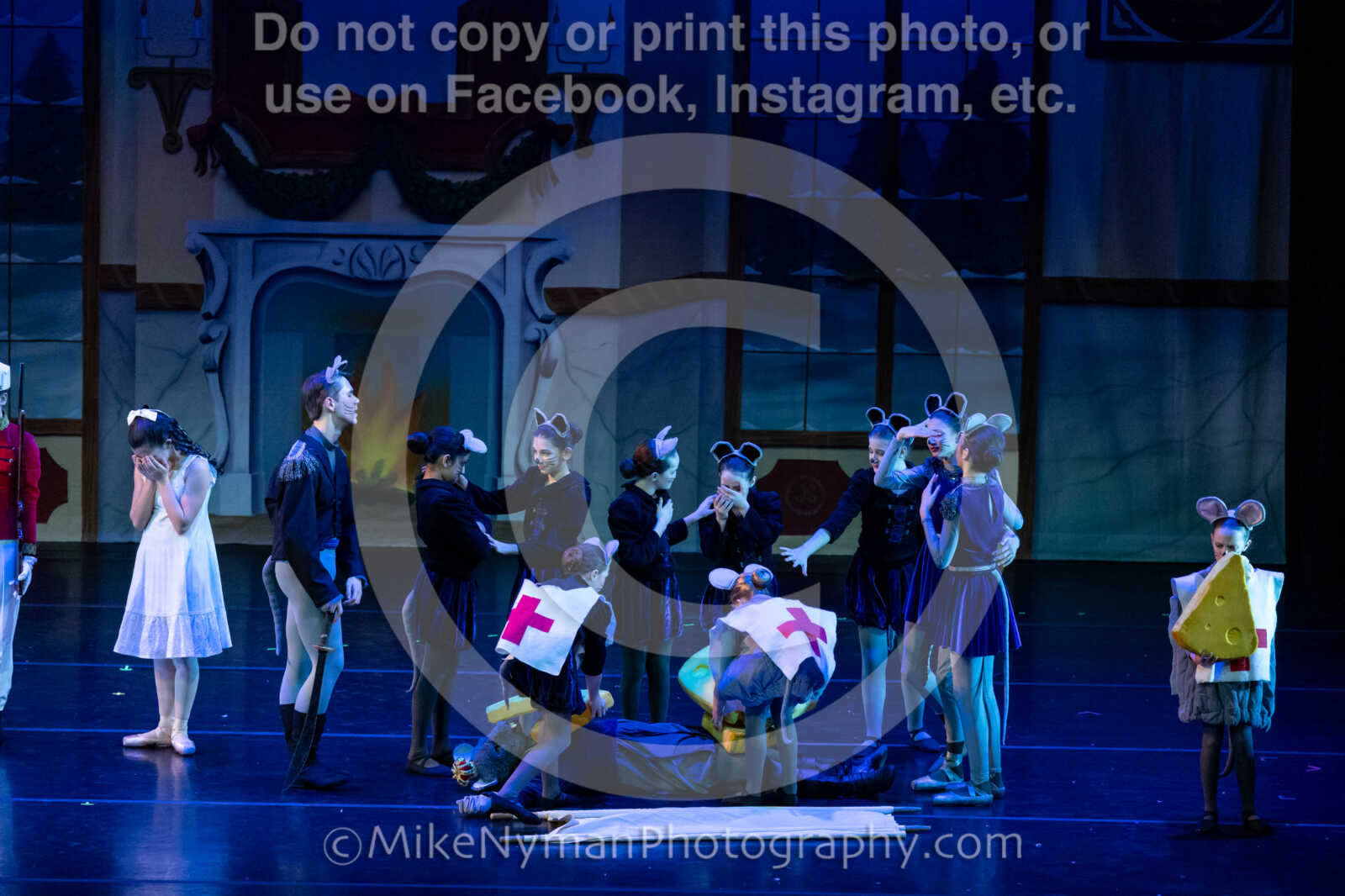 20251220183955-EQ7A0926