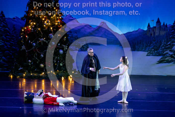 20251220184014-EQ7A0930