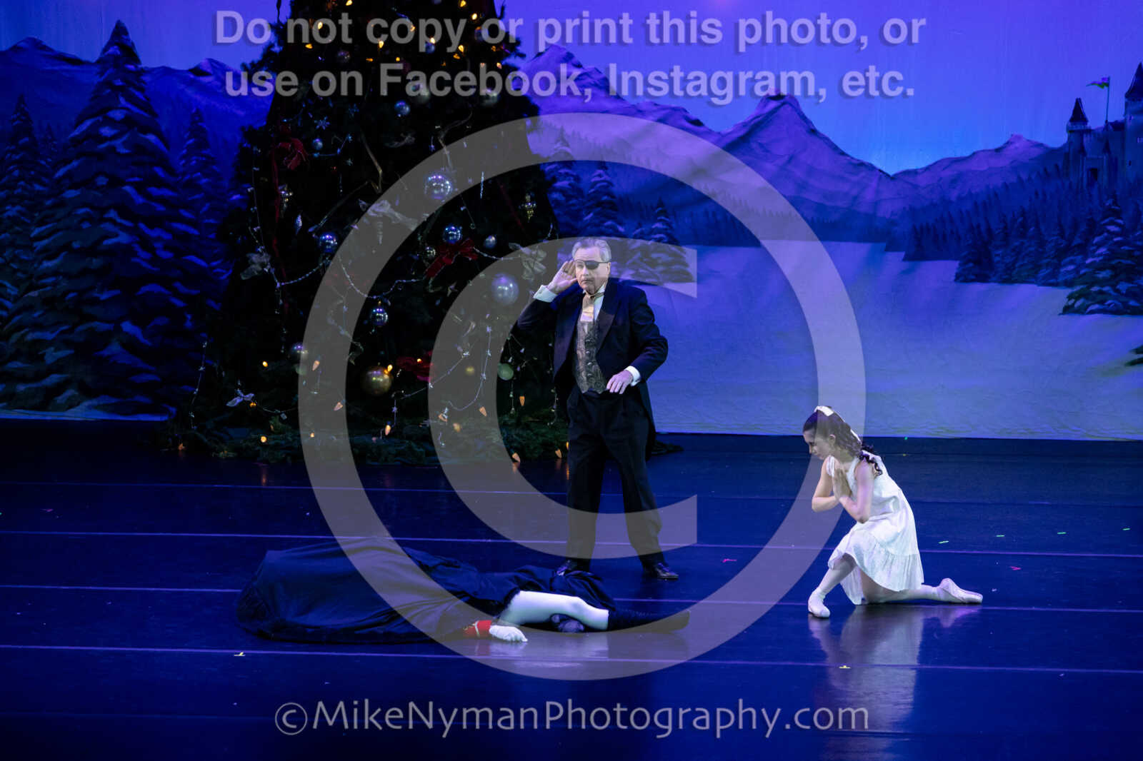 20251220184045-EQ7A0937