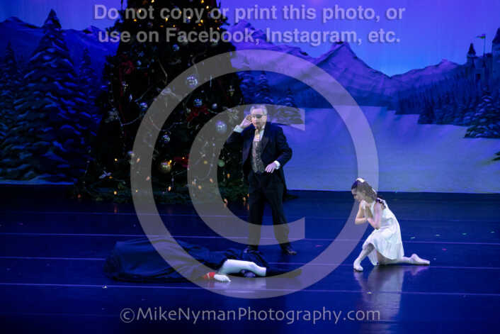 20251220184045-EQ7A0937