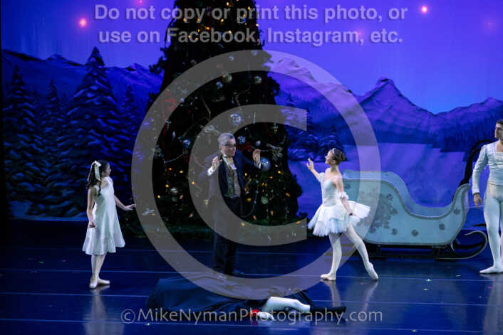 20251220184120-EQ7A0948