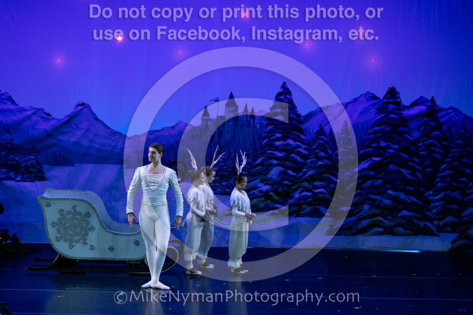 20251220184133-EQ7A0954