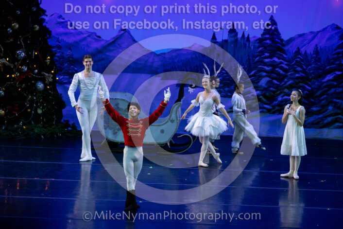 20251220184147-EQ7A0958