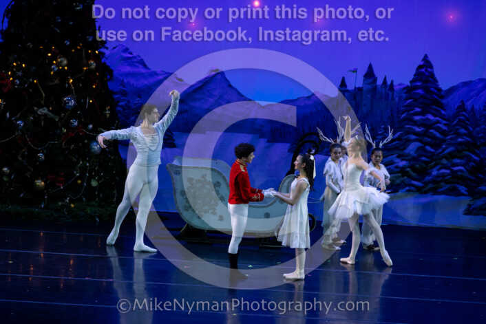 20251220184157-EQ7A0962