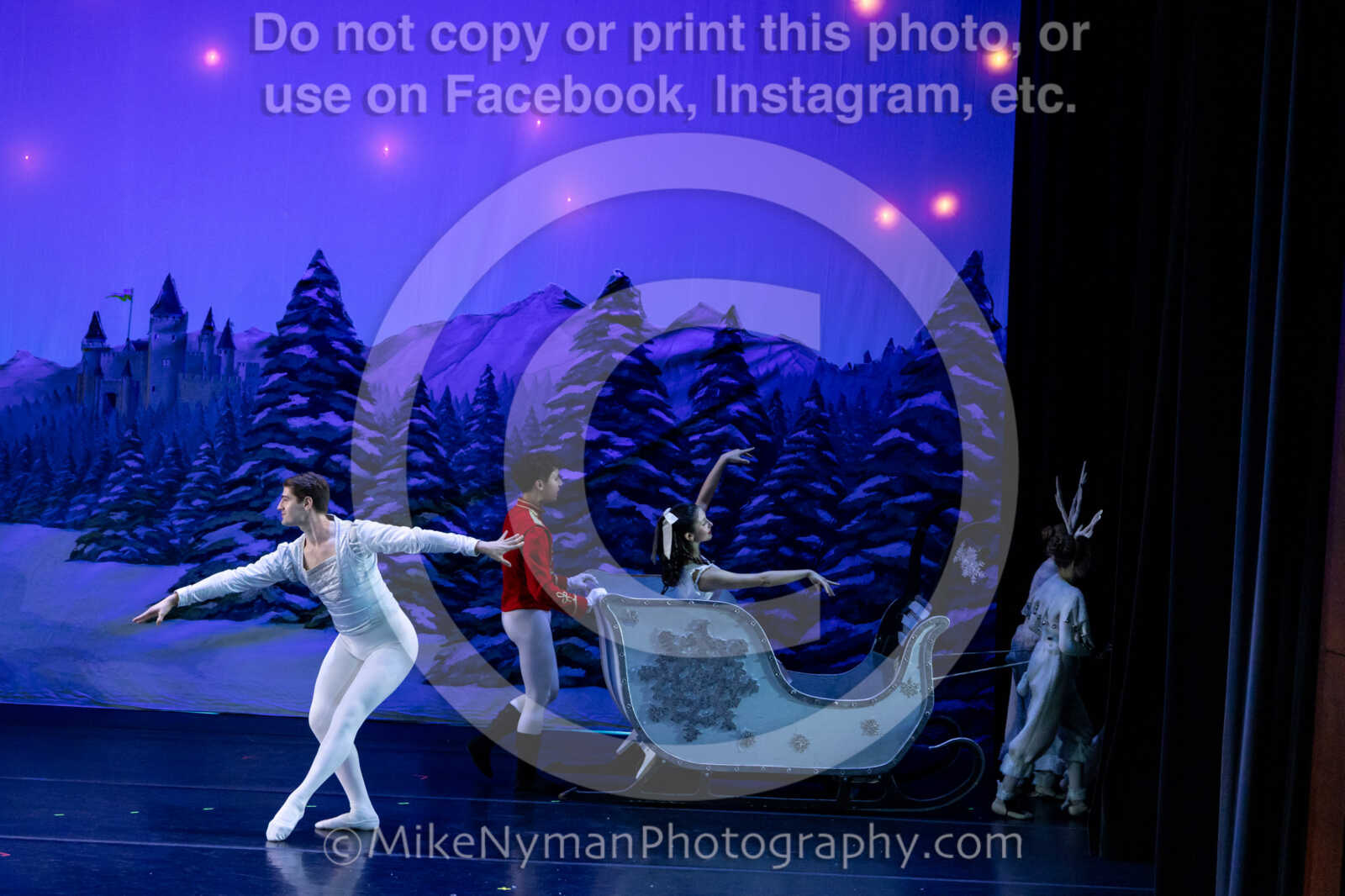 20251220184210-EQ7A0964