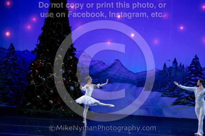 20251220184211-EQ7A0966