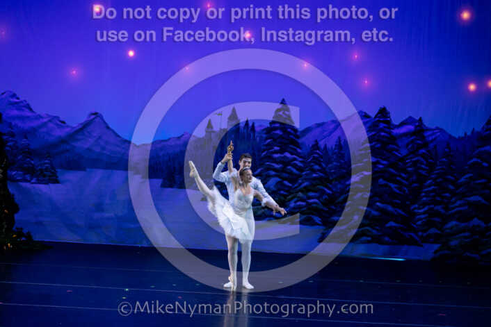 20251220184214-EQ7A0968