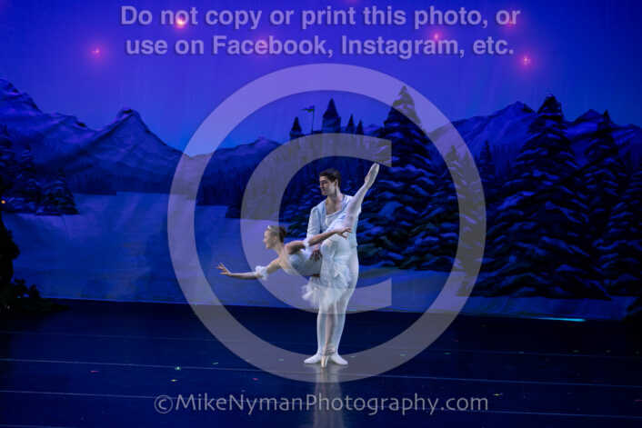 20251220184223-EQ7A0977