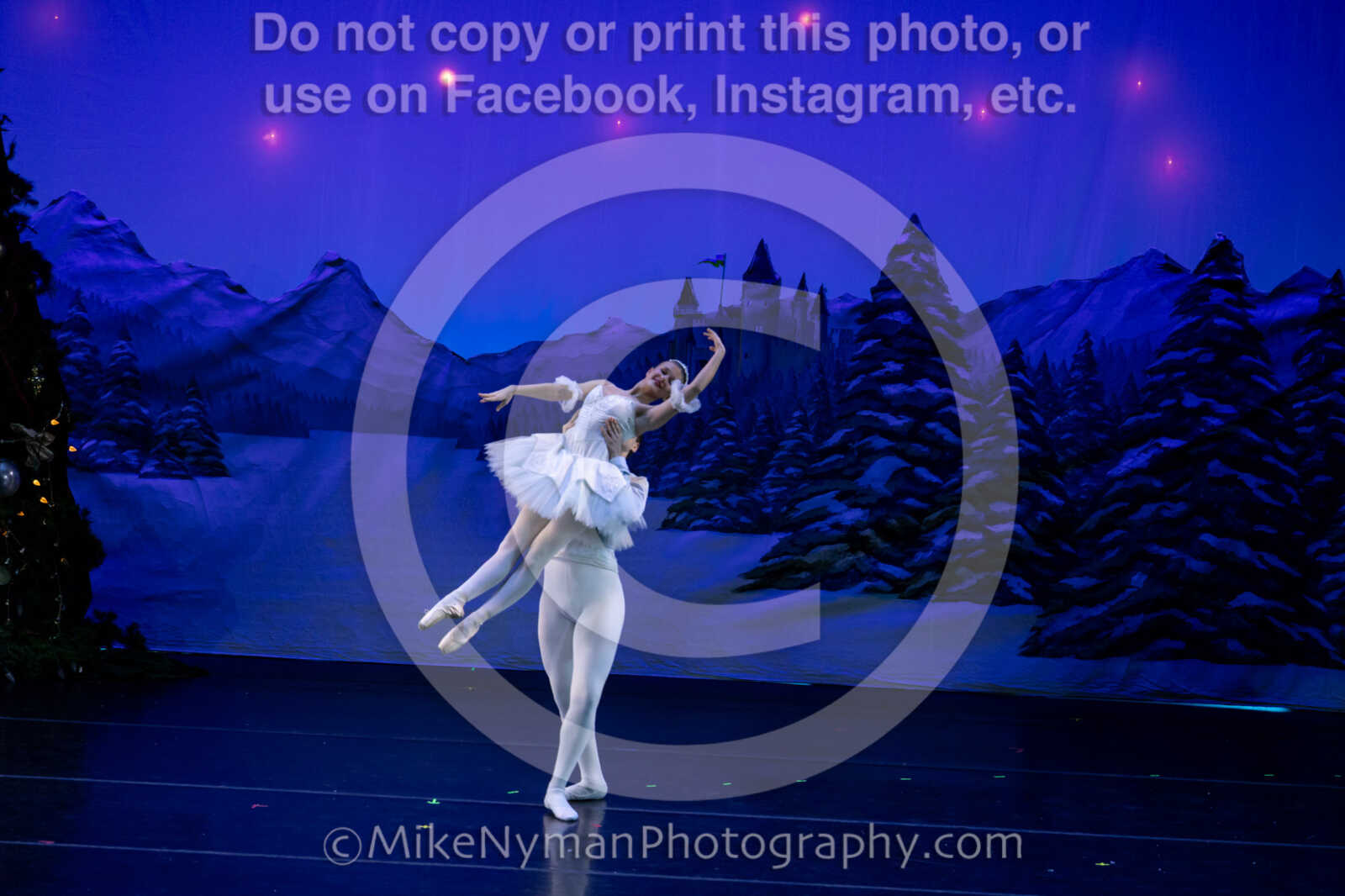 20251220184228-EQ7A0983