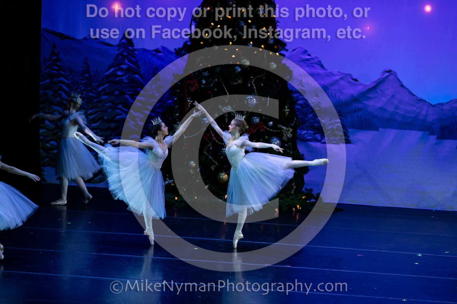 20251220184454-EQ7A1043