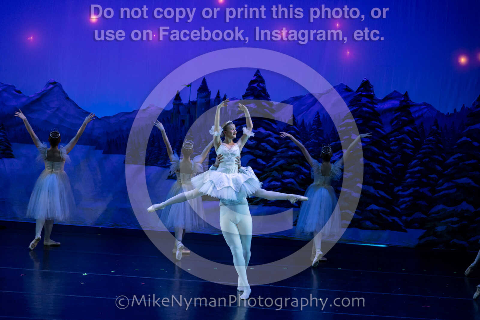 20251220184715-EQ7A1112