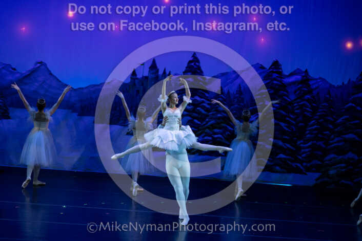 20251220184715-EQ7A1112