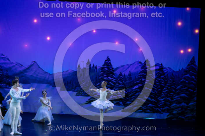 20251220184744-EQ7A1141