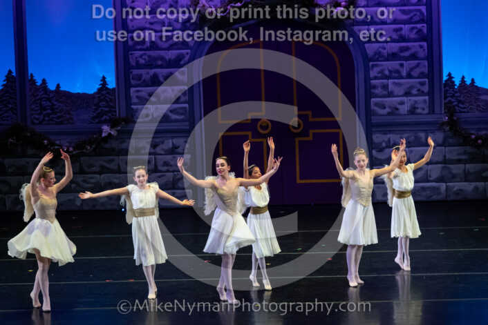 20251220191359-EQ7A1401