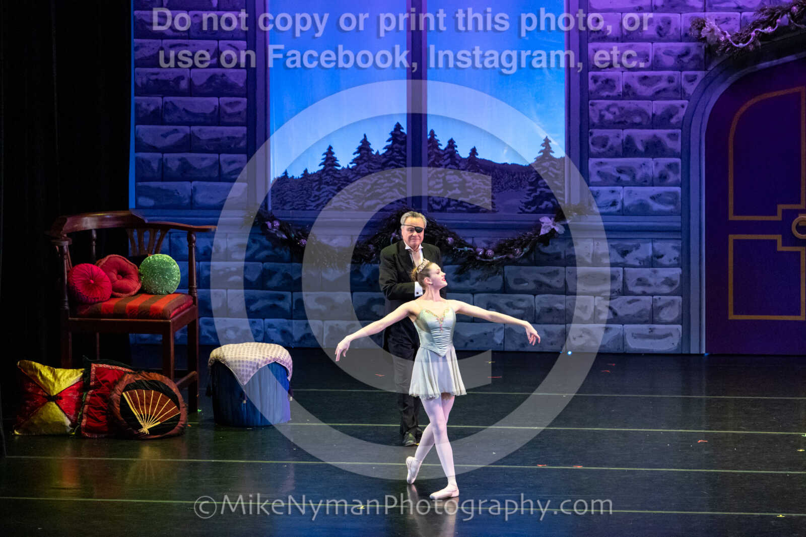 20251220191559-EQ7A1454