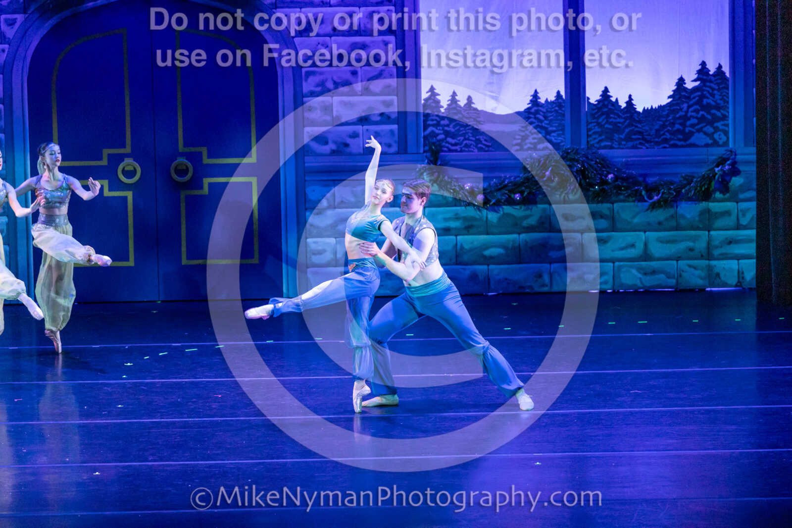 20251129201740-R62-131095