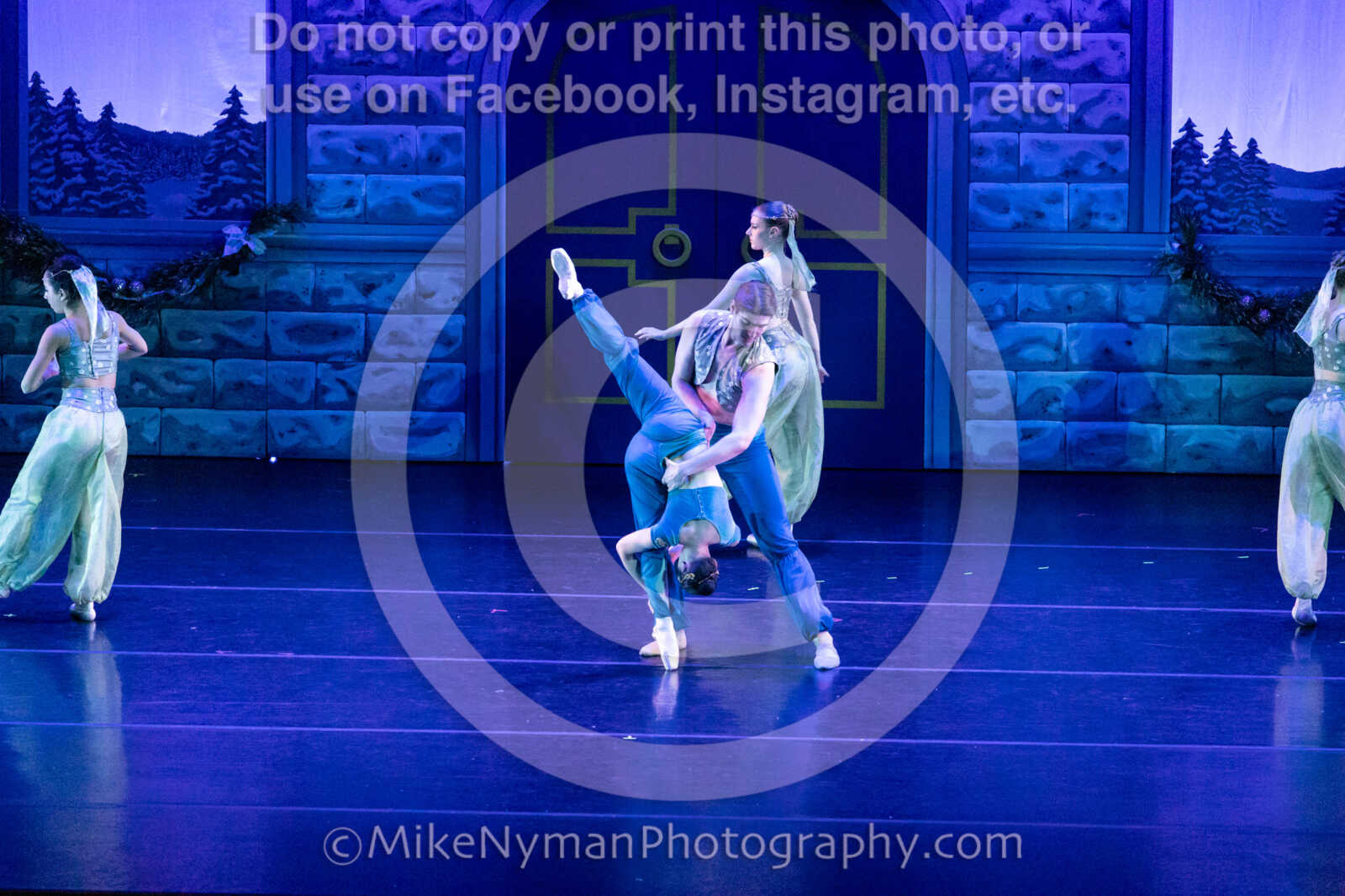 20251220192037-EQ7A1609