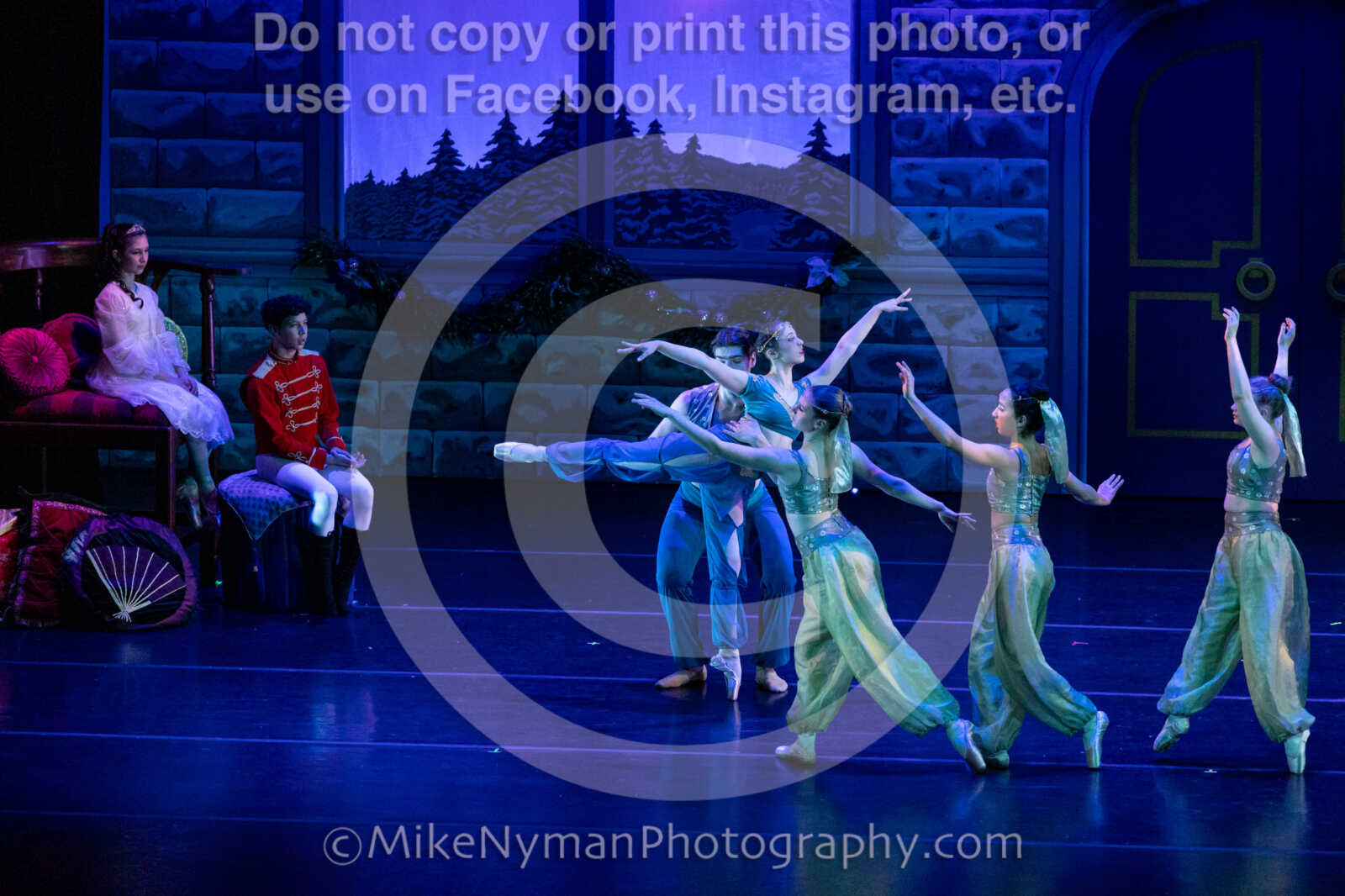 20251220192140-EQ7A1644