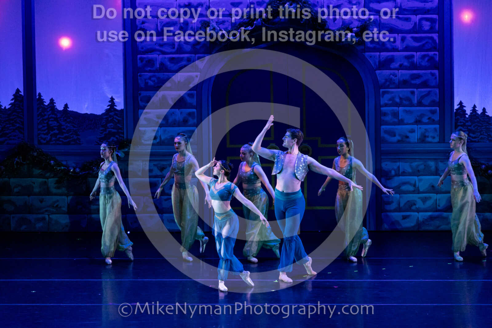 20251220192200-EQ7A1648